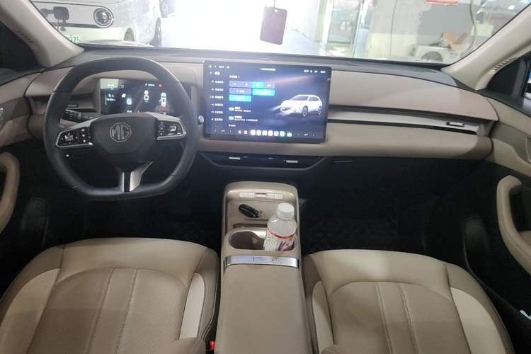 Used MG ES5 2025 525max Rear-Drive Intelligent Driving Version Center Console