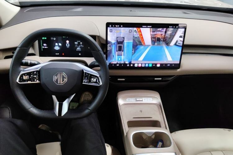Used MG ES5 2025 525max Rear-Drive Intelligent Driving Version Center Console
