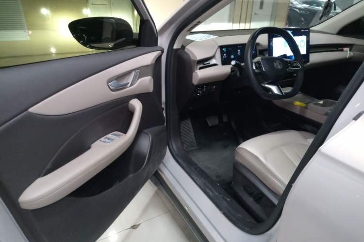 Used MG ES5 2025 525max Rear-Drive Intelligent Driving Version Driver Seat