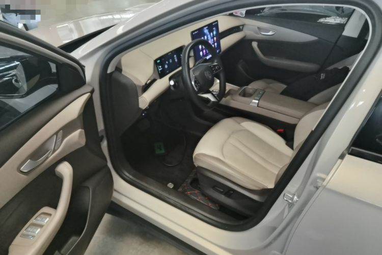 Used MG ES5 2025 525max Rear-Drive Intelligent Driving Version Driver Seat