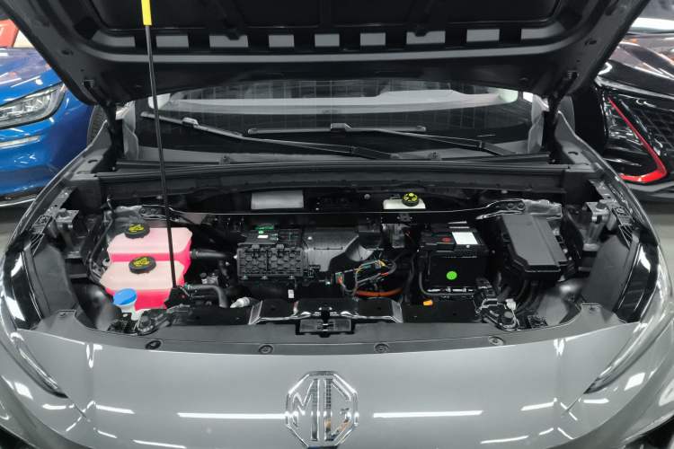 Used MG ES5 2025 425 Pro Rear-Drive Version Engine Bay