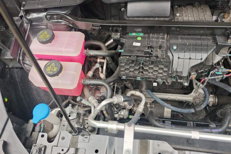 Used MG ES5 2025 525max Rear-Drive Intelligent Driving Version Engine Bay Right