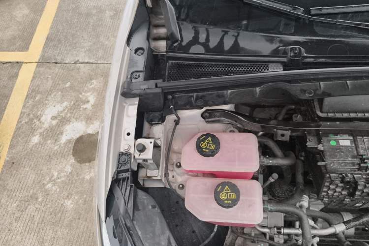 Used MG ES5 2025 515 Pro Rear-Drive Version Engine Bay Right