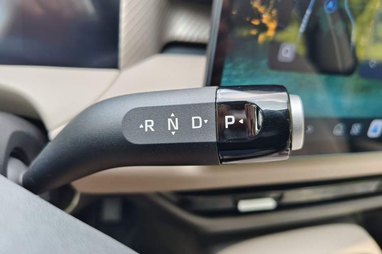 Used MG ES5 2025 525max Rear-Drive Intelligent Driving Version Gear Lever