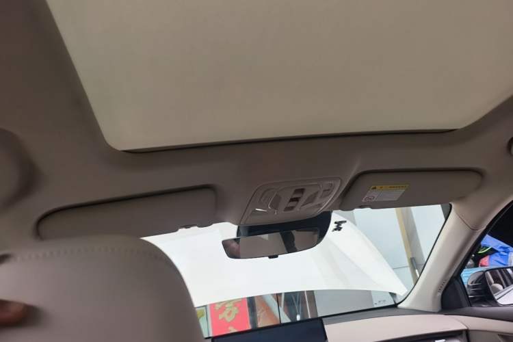 Used MG ES5 2025 525max Rear-Drive Intelligent Driving Version Headliner
