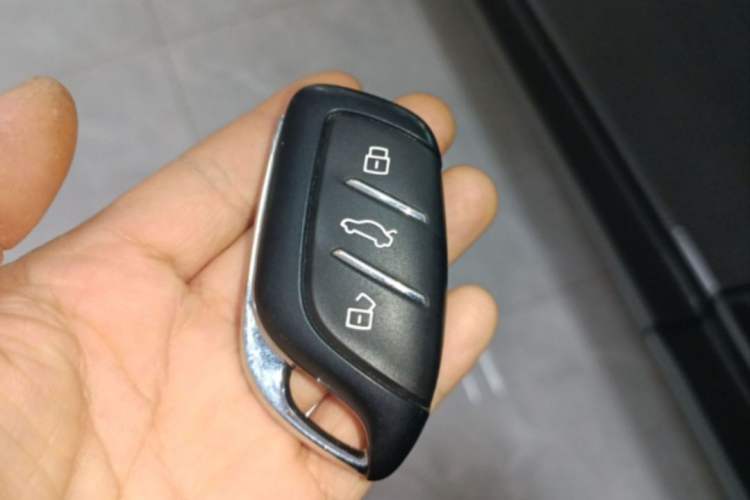 Used MG ES5 2025 525max Rear-Drive Intelligent Driving Version Interior 1