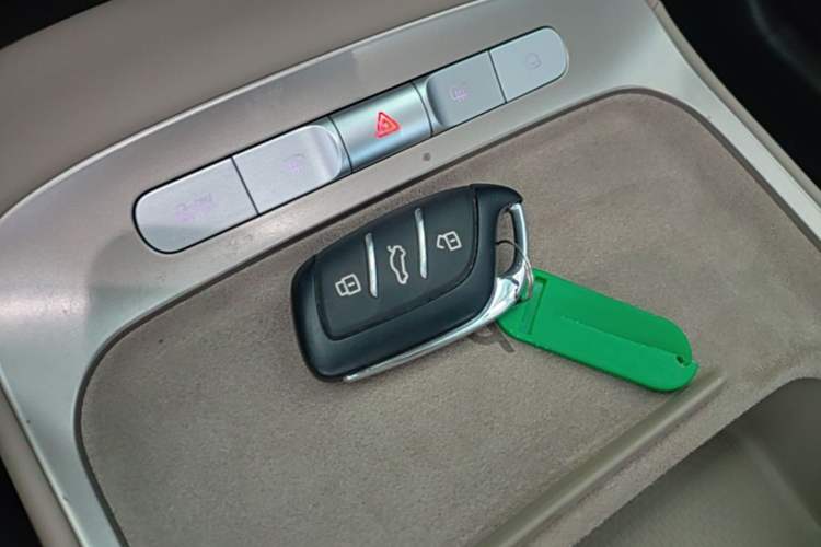 Used MG ES5 2025 525max Rear-Drive Intelligent Driving Version Interior 1