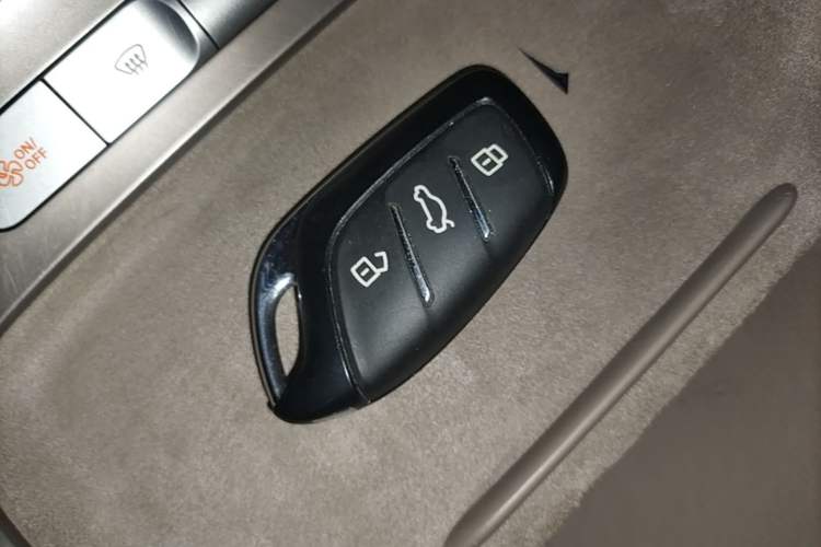 Used MG ES5 2025 525max Rear-Drive Intelligent Driving Version Interior 1