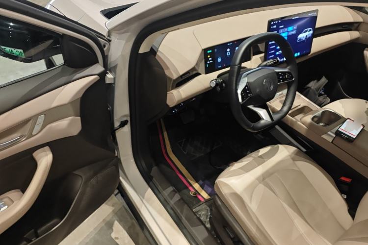 Used MG ES5 2025 525max Rear-Drive Intelligent Driving Version Interior 3