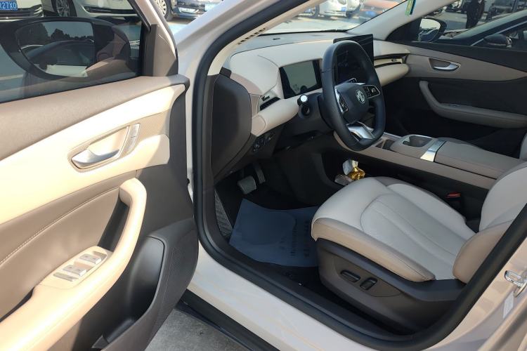 Used MG ES5 2025 525max Rear-Drive Intelligent Driving Version Interior 3