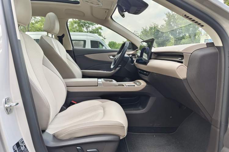 Used MG ES5 2025 525max Rear-Drive Intelligent Driving Version Interior 3