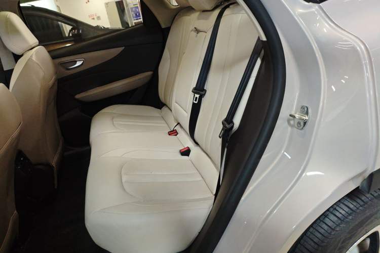 Used MG ES5 2025 525max Rear-Drive Intelligent Driving Version Interior 4