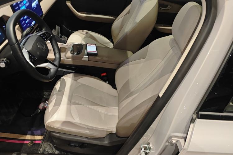 Used MG ES5 2025 525max Rear-Drive Intelligent Driving Version Left Front Seat