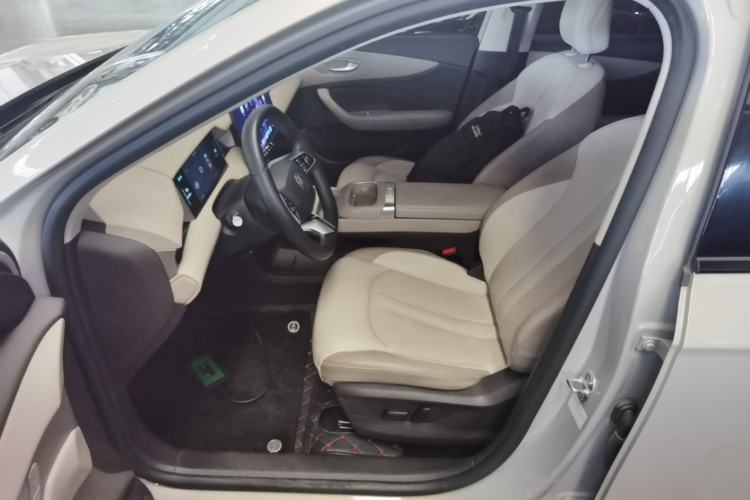 Used MG ES5 2025 525max Rear-Drive Intelligent Driving Version Left Front Seat