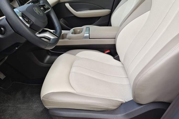 Used MG ES5 2025 525max Rear-Drive Intelligent Driving Version Left Front Seat