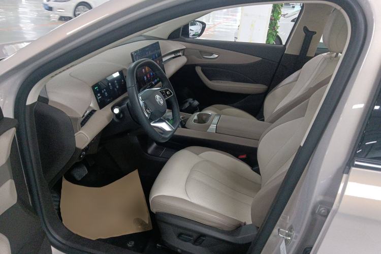 Used MG ES5 2025 525max Rear-Drive Intelligent Driving Version Left Front Seat