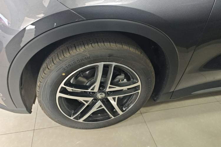 Used MG ES5 2025 425plus Rear-Drive Version Left Front Wheel Hub