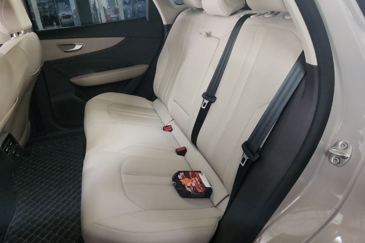 Used MG ES5 2025 525max Rear-Drive Intelligent Driving Version Left Rear Seat