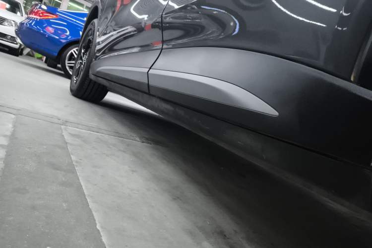 Used MG ES5 2025 425 Pro Rear-Drive Version Left Side Sill