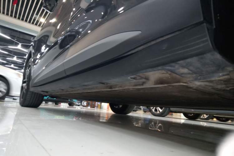 Used MG ES5 2025 525max Rear-Drive Intelligent Driving Version Left Side Sill