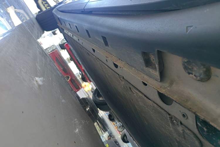 Used MG ES5 2025 525max Rear-Drive Intelligent Driving Version Left Side Sill