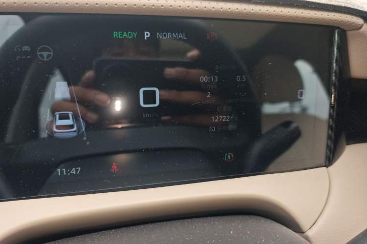 Used MG ES5 2025 525max Rear-Drive Intelligent Driving Version Odometer Close Up