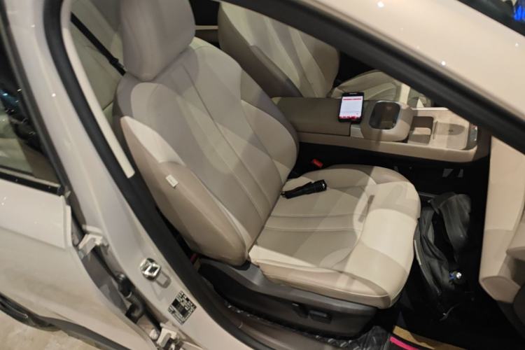 Used MG ES5 2025 525max Rear-Drive Intelligent Driving Version Right Front Seat