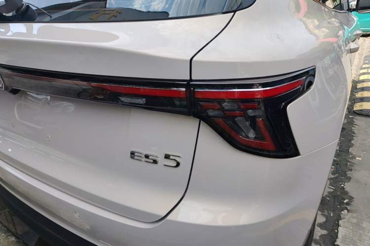 Used MG ES5 2025 525max Rear-Drive Intelligent Driving Version Right Rear Taillight