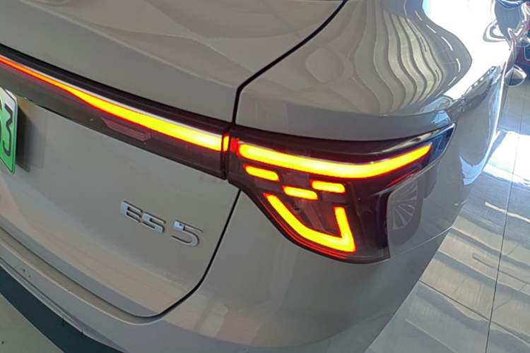 Used MG ES5 2025 525max Rear-Drive Intelligent Driving Version Right Rear Taillight