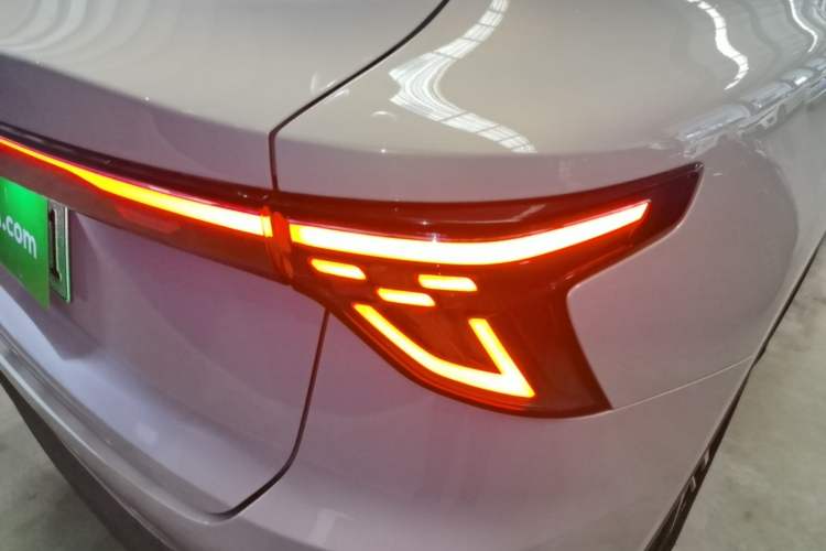 Used MG ES5 2025 525max Rear-Drive Intelligent Driving Version Right Rear Taillight