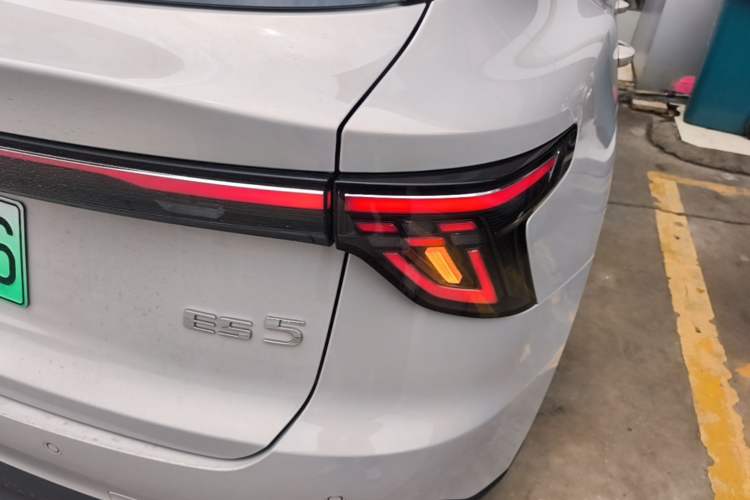 Used MG ES5 2025 525max Rear-Drive Intelligent Driving Version Right Rear Taillight