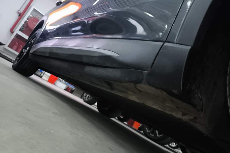 Used MG ES5 2025 425 Pro Rear-Drive Version Right Side Sill