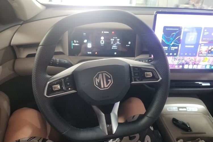 Used MG ES5 2025 525max Rear-Drive Intelligent Driving Version Steering Wheel
