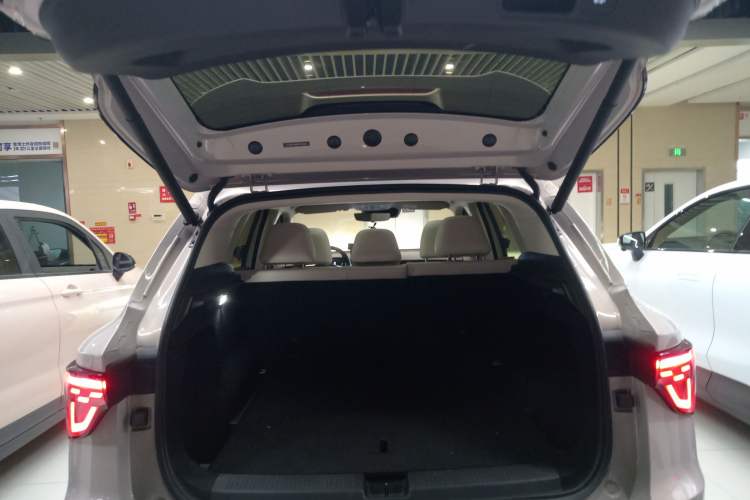 Used MG ES5 2025 525max Rear-Drive Intelligent Driving Version Trunk