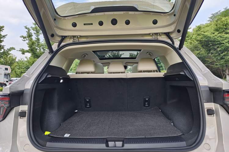 Used MG ES5 2025 525max Rear-Drive Intelligent Driving Version Trunk