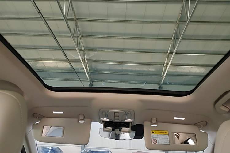 Used MG ES5 2025 525max Rear-Drive Intelligent Driving Version Headliner