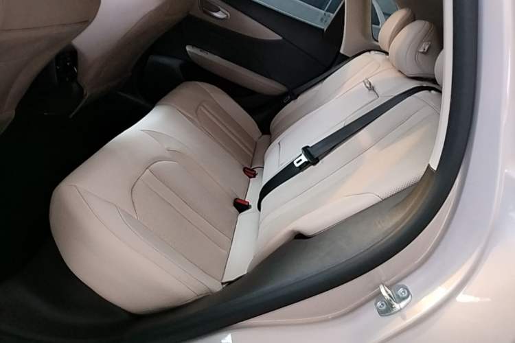 Used MG ES5 2025 525max Rear-Drive Intelligent Driving Version Left Rear Seat