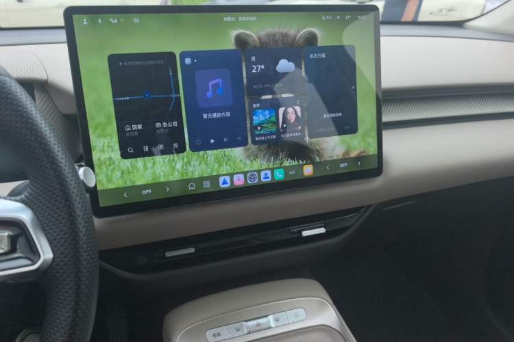 Used MG ES5 2025 525max Rear-Drive Intelligent Driving Version Audio And AC Panel