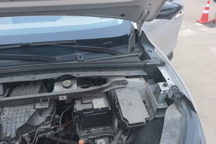 Used MG ES5 2025 525max Rear-Drive Intelligent Driving Version Engine Bay Left