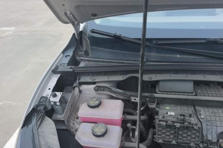 Used MG ES5 2025 525max Rear-Drive Intelligent Driving Version Engine Bay Right