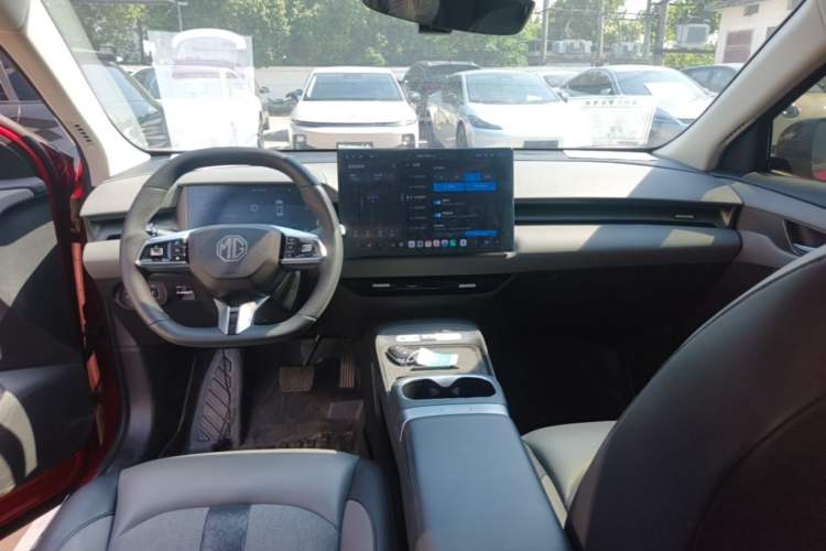 Used MG ES5 2025 425 Pro Rear-Drive Version Center Console