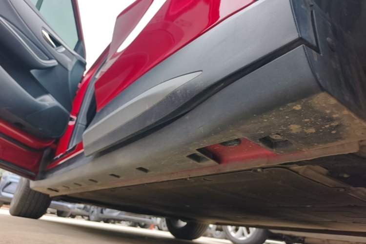 Used MG ES5 2025 425 Pro Rear-Drive Version Left Side Sill