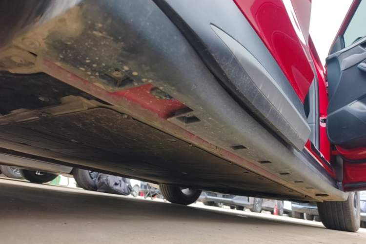 Used MG ES5 2025 425 Pro Rear-Drive Version Right Side Sill