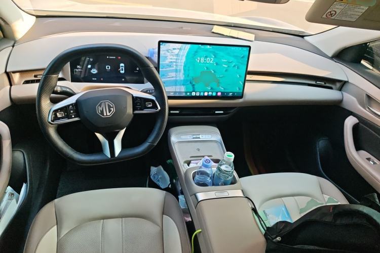 Used MG ES5 2025 525max Rear-Drive Intelligent Driving Version Center Console
