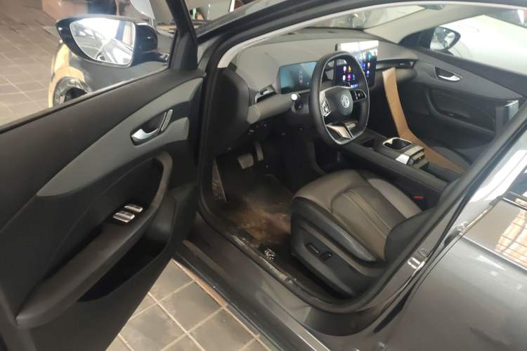 Used MG ES5 2025 525max Rear-Drive Intelligent Driving Version Driver Seat