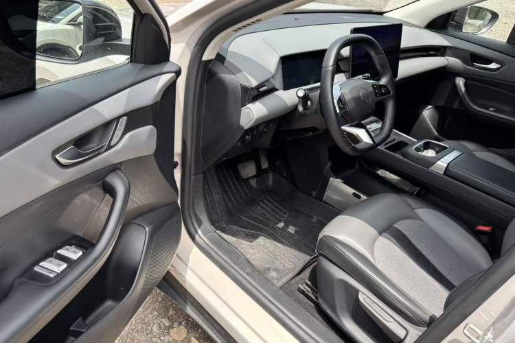Used MG ES5 2025 425 Pro Rear-Drive Version Driver Seat