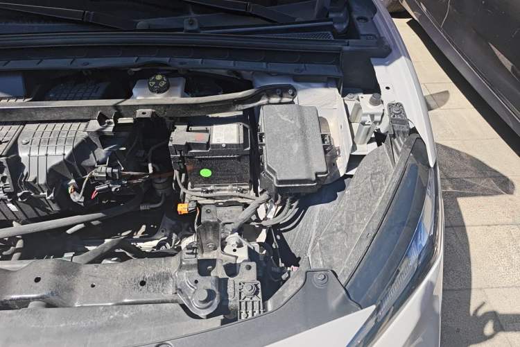 Used MG ES5 2025 425 Pro Rear-Drive Version Engine Bay Left