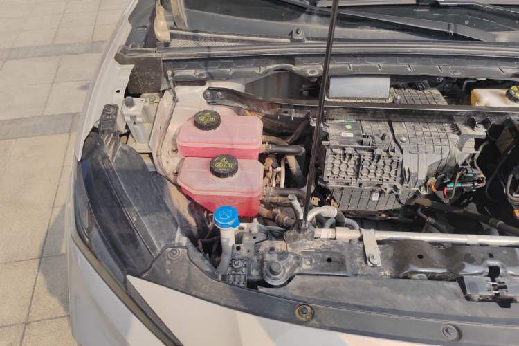 Used MG ES5 2025 515plus Rear-Drive Version Engine Bay Right