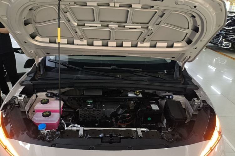 Used MG ES5 2025 525max Rear-Drive Intelligent Driving Version Engine Bay