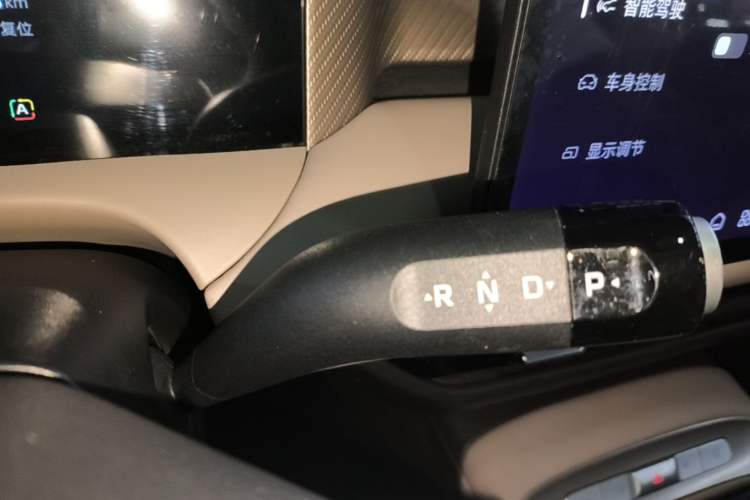 Used MG ES5 2025 525max Rear-Drive Intelligent Driving Version Gear Lever